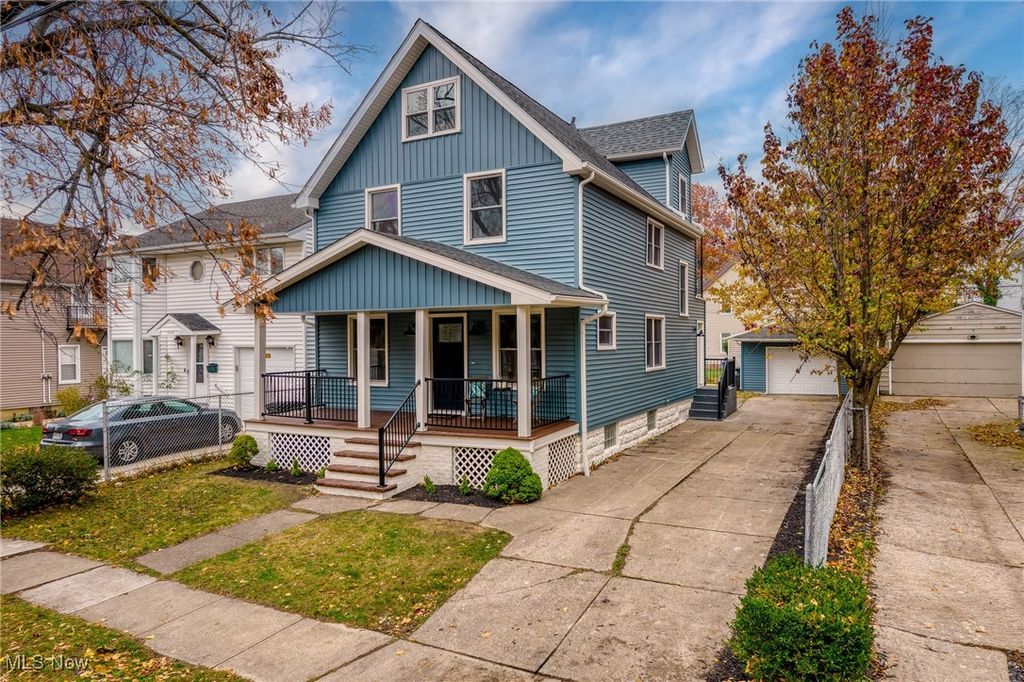 1563 Winchester Avenue, Lakewood, OH 44107