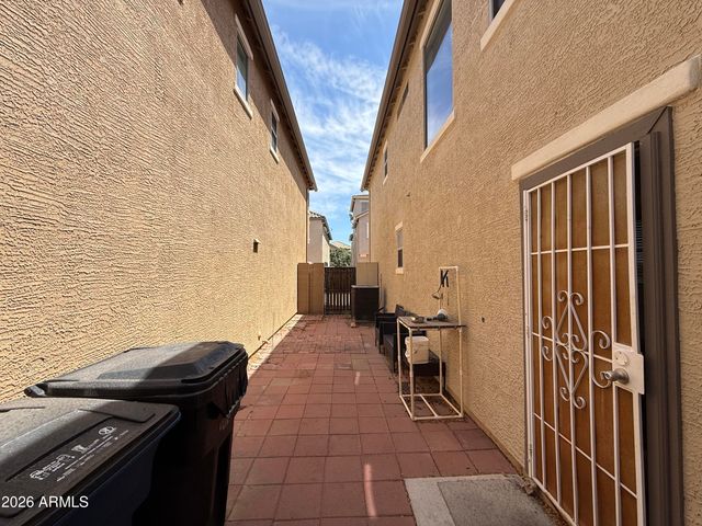 1670 E ELGIN Street, Gilbert, AZ 85295