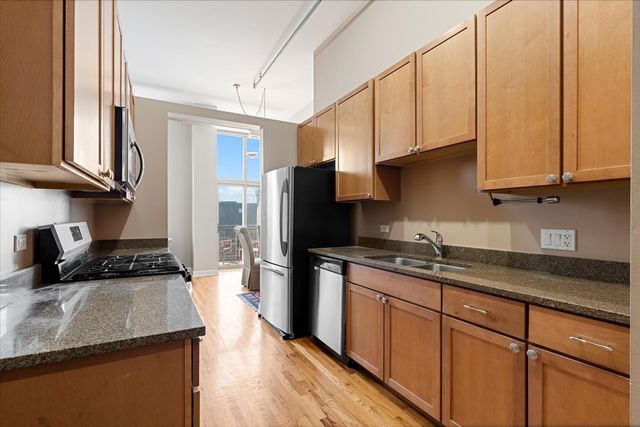 824 W Superior Street 306, Chicago, IL 60642