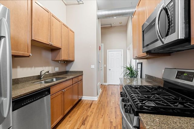 824 W Superior Street 306, Chicago, IL 60642