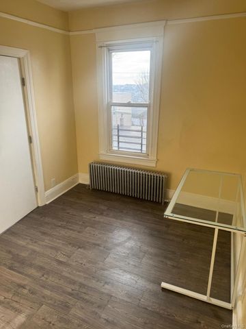 141 Voss Avenue, Yonkers, NY 10703