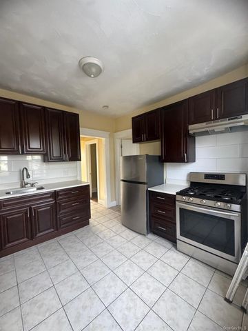 141 Voss Avenue, Yonkers, NY 10703