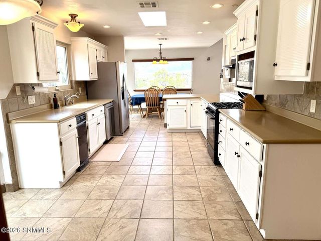 2330 Stagecoach Drive, Las Cruces, NM 88011