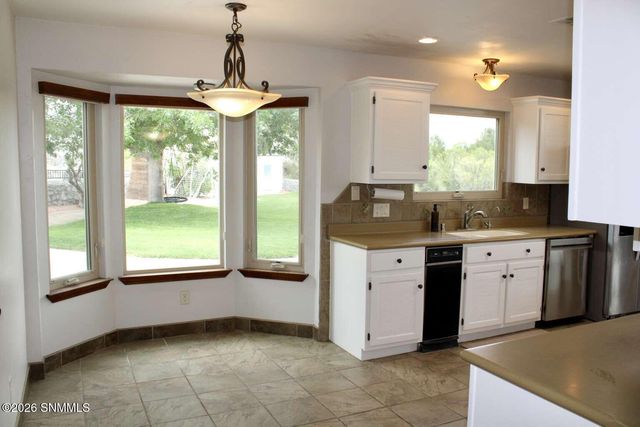 2330 Stagecoach Drive, Las Cruces, NM 88011