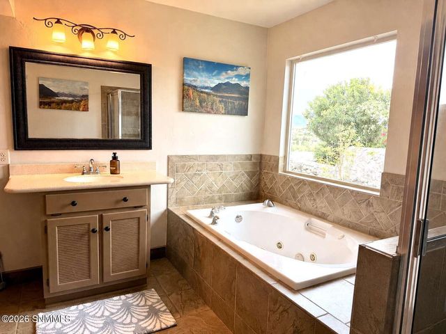 2330 Stagecoach Drive, Las Cruces, NM 88011