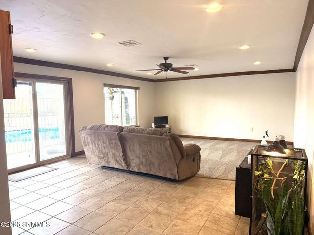2330 Stagecoach Drive, Las Cruces, NM 88011