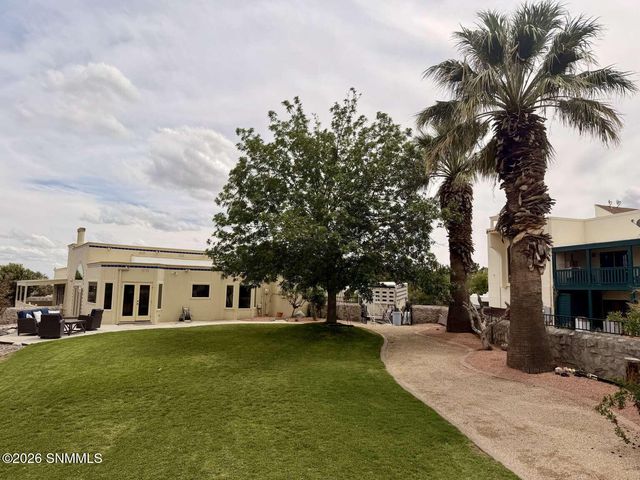 2330 Stagecoach Drive, Las Cruces, NM 88011