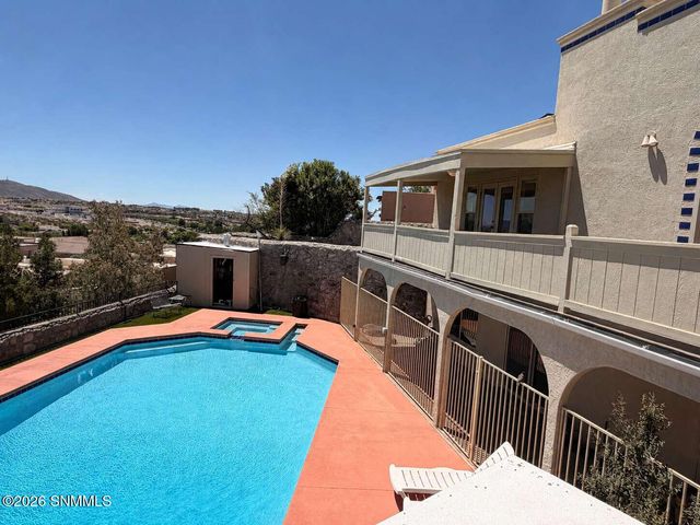 2330 Stagecoach Drive, Las Cruces, NM 88011