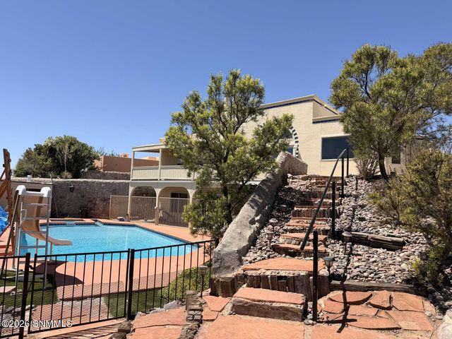 2330 Stagecoach Drive, Las Cruces, NM 88011