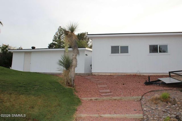2330 Stagecoach Drive, Las Cruces, NM 88011