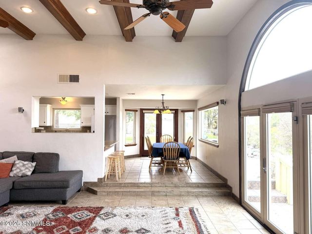 2330 Stagecoach Drive, Las Cruces, NM 88011