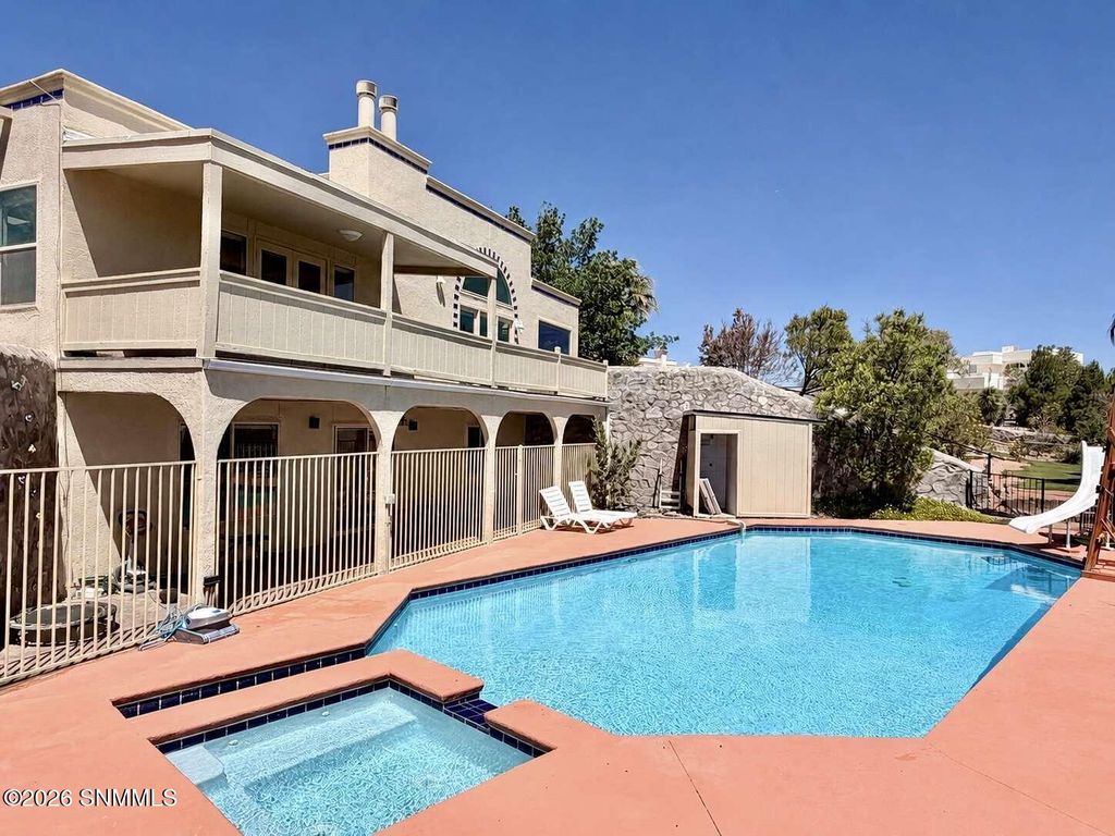 2330 Stagecoach Drive, Las Cruces, NM 88011