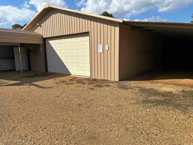 228 E Ingram, E. Camden, AR 71701