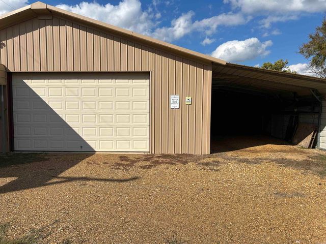 228 E Ingram, E. Camden, AR 71701