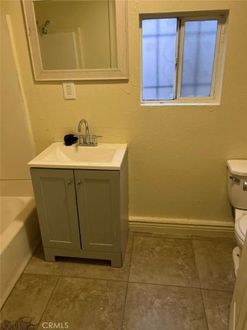 10529 Grape, Los Angeles, CA 90002