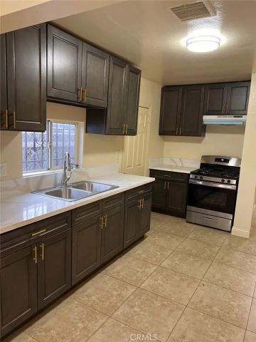 10529 Grape, Los Angeles, CA 90002