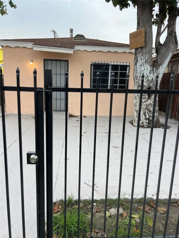 10529 Grape, Los Angeles, CA 90002