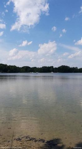 1812 Luneta Court, Commerce Twp, MI 48382