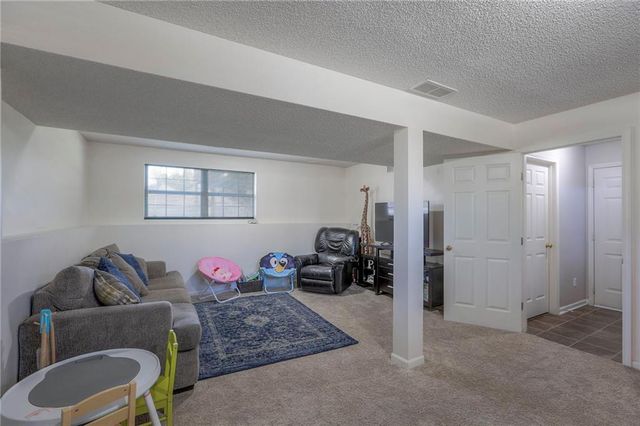 18909 E 12th Terrace, Independence, MO 64057