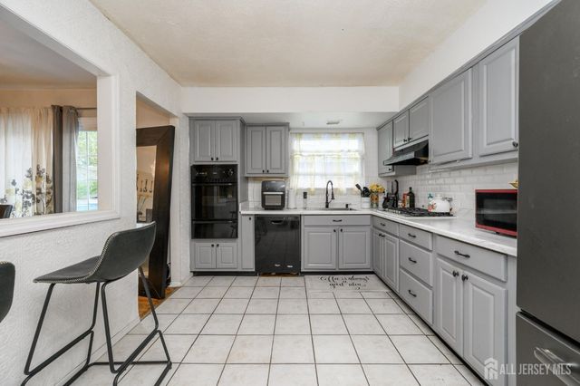 95 Balch Avenue, Piscataway, NJ 08854