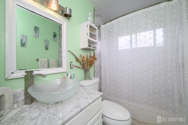 95 Balch Avenue, Piscataway, NJ 08854