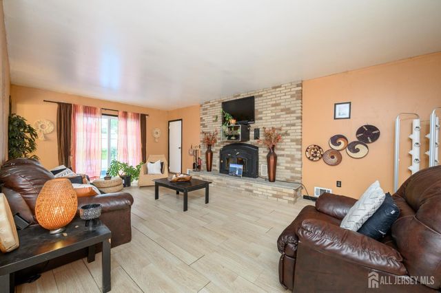 95 Balch Avenue, Piscataway, NJ 08854