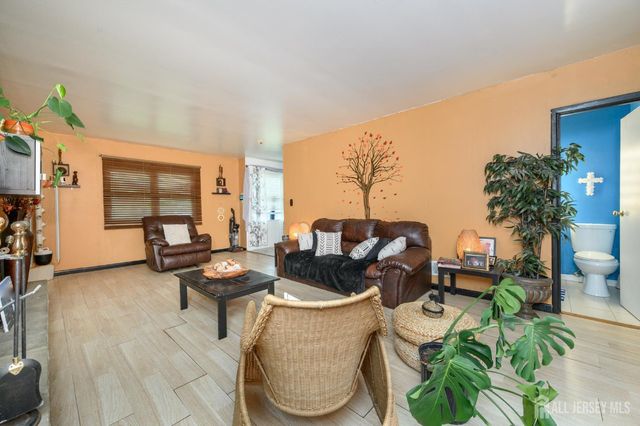 95 Balch Avenue, Piscataway, NJ 08854