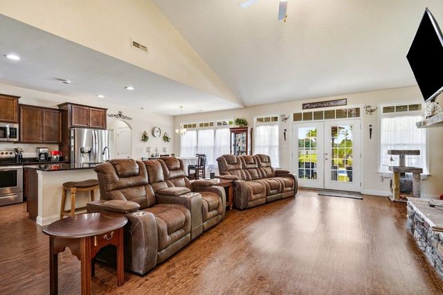2117 Kara Dr., Conway, SC 29527