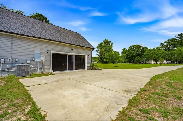 2117 Kara Dr., Conway, SC 29527