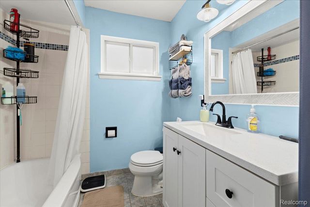 3947 Percy King Road, Waterford Charter Township, MI 48329