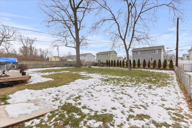 3947 Percy King Road, Waterford Charter Township, MI 48329