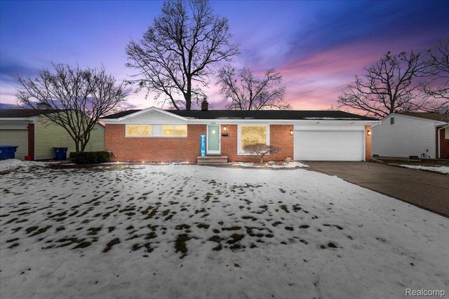 3947 Percy King Road, Waterford Charter Township, MI 48329