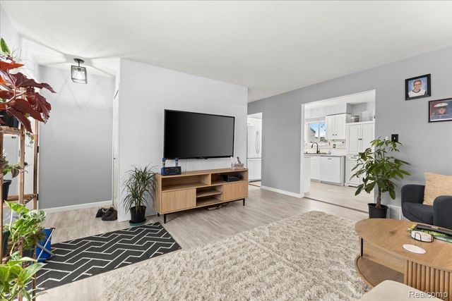 3947 Percy King Road, Waterford Charter Township, MI 48329