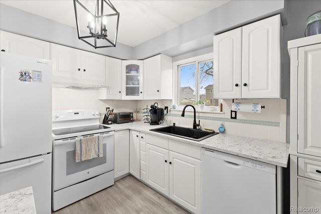 3947 Percy King Road, Waterford Charter Township, MI 48329