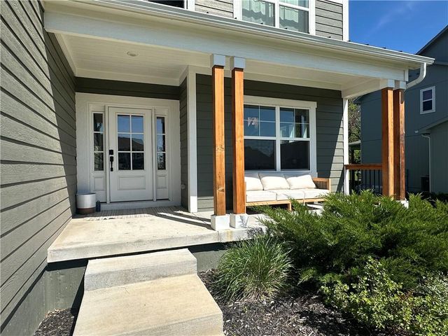 3117 SW Arbor Tree Drive, Lee's Summit, MO 64082