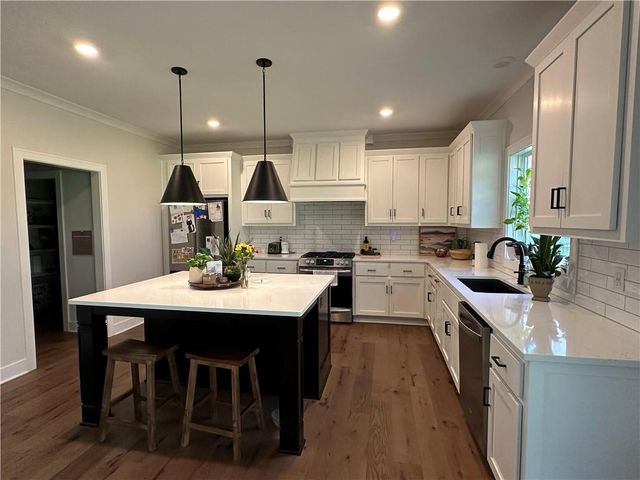 3117 SW Arbor Tree Drive, Lee's Summit, MO 64082