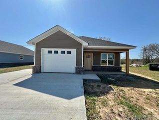 2700 S Belair, Pine Bluff, AR 71601