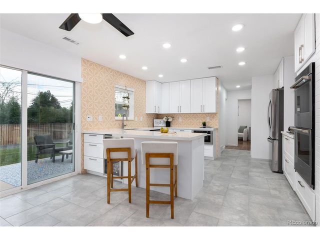 402 Ursula St, Aurora, CO 80011
