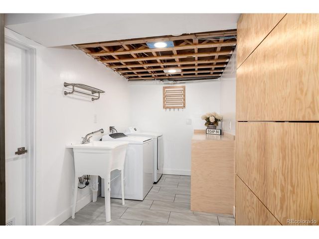 402 Ursula St, Aurora, CO 80011