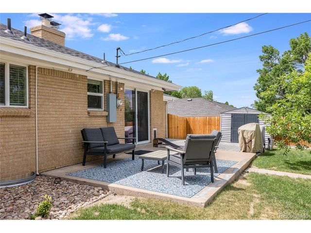 402 Ursula St, Aurora, CO 80011