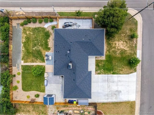 402 Ursula St, Aurora, CO 80011