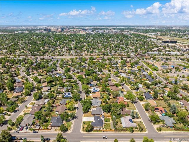 402 Ursula St, Aurora, CO 80011
