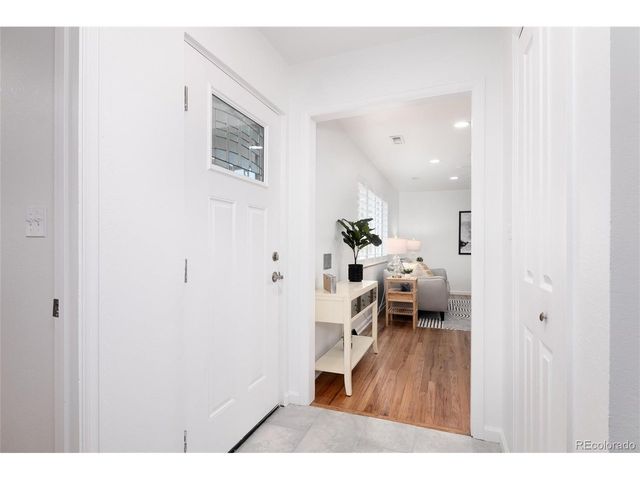 402 Ursula St, Aurora, CO 80011