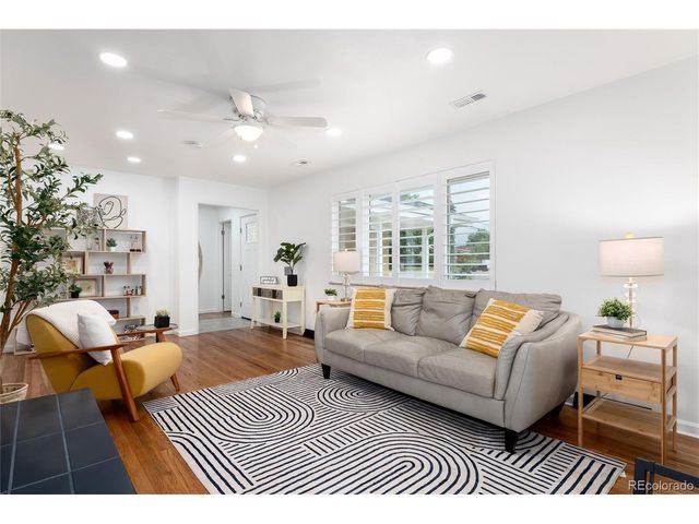 402 Ursula St, Aurora, CO 80011