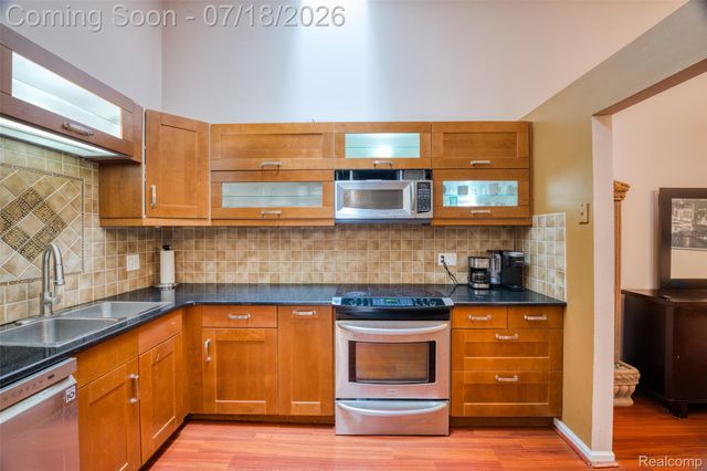 7482 Sheffield, West Bloomfield Charter Township, MI 48322