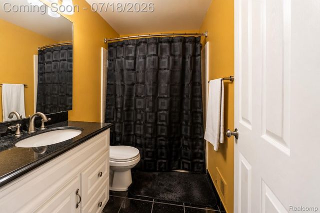 7482 Sheffield, West Bloomfield Charter Township, MI 48322