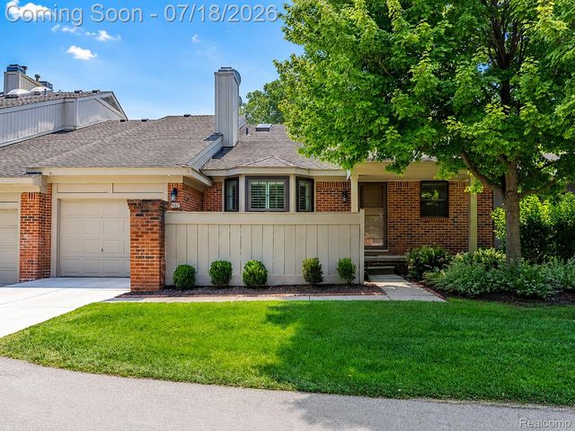 7482 Sheffield, West Bloomfield Charter Township, MI 48322