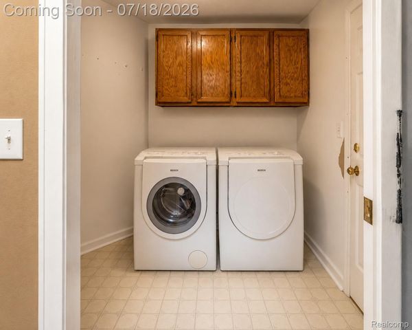 7482 Sheffield, West Bloomfield Charter Township, MI 48322