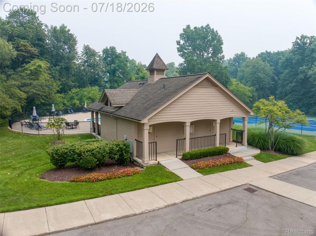 7482 Sheffield, West Bloomfield Charter Township, MI 48322
