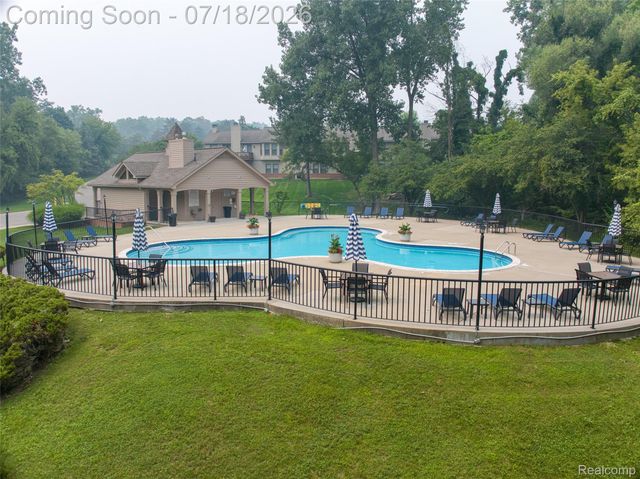 7482 Sheffield, West Bloomfield Charter Township, MI 48322